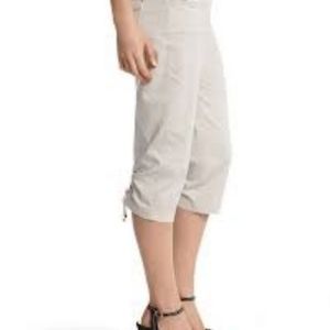 NWOT! White House Black Market Slim Petal Pusher 4